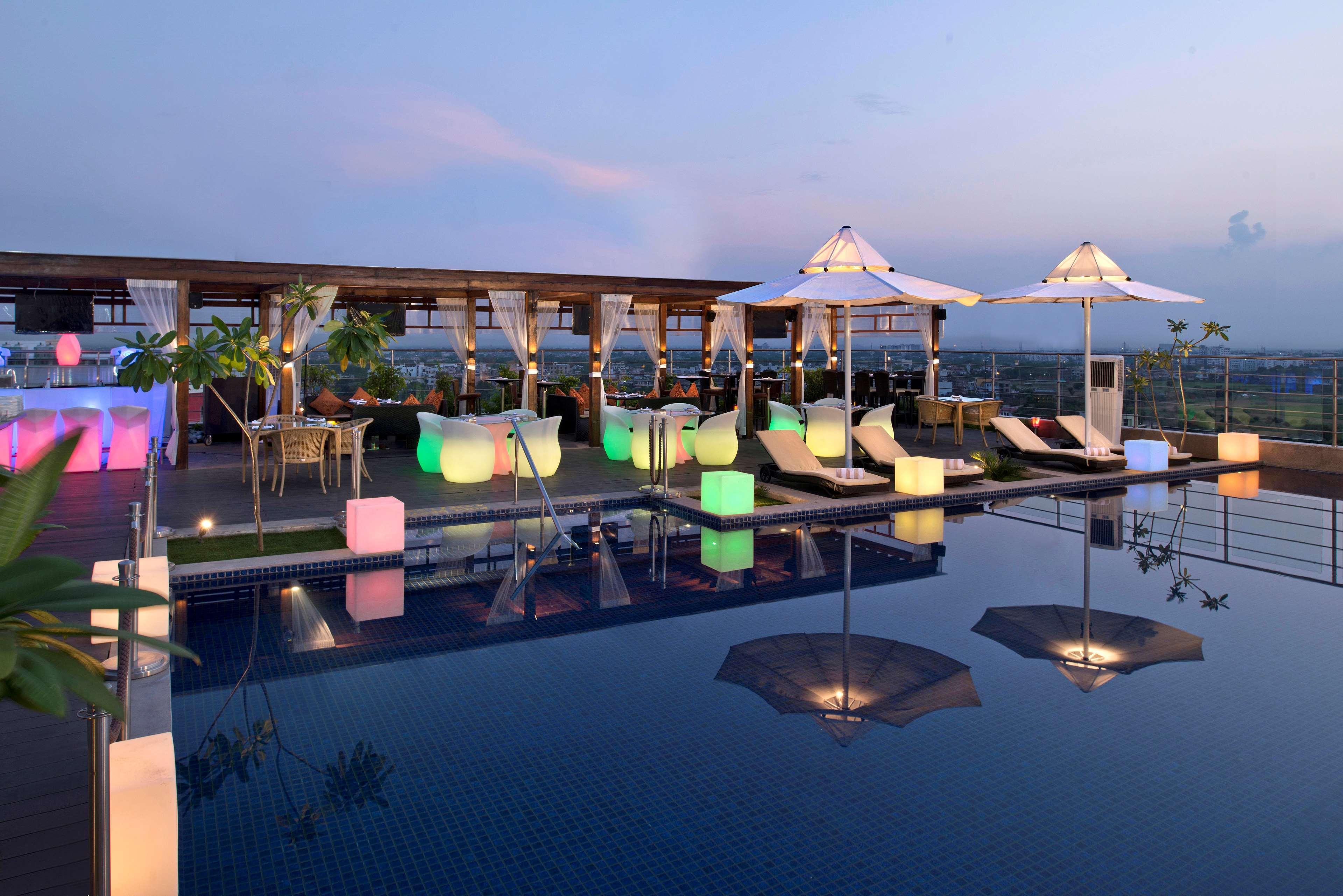 Radisson Blu Jaipur Hotel Buitenkant foto