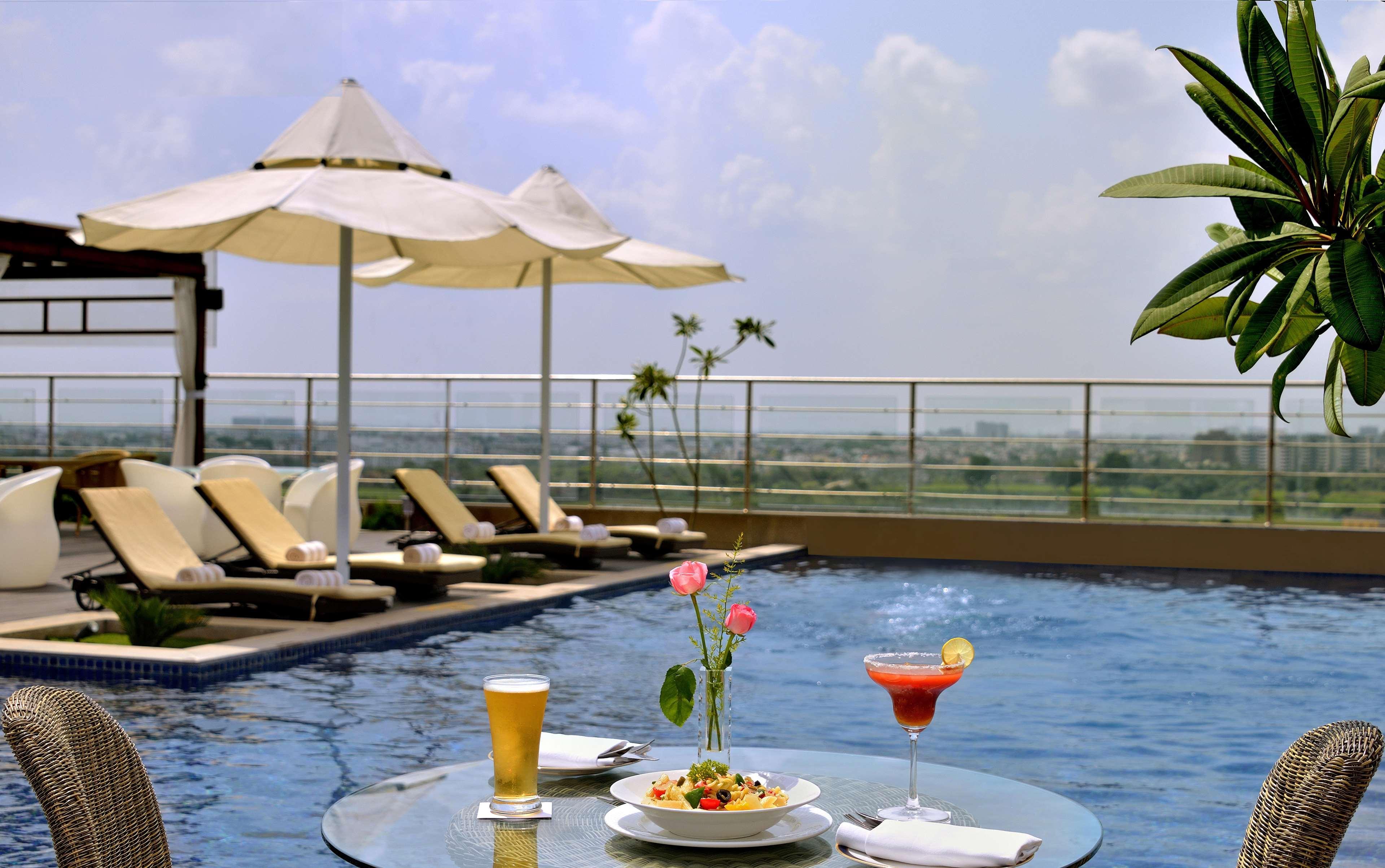 Radisson Blu Jaipur Hotel Buitenkant foto
