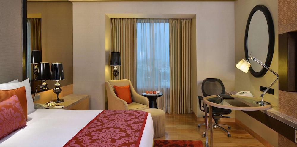 Radisson Blu Jaipur Hotel Buitenkant foto