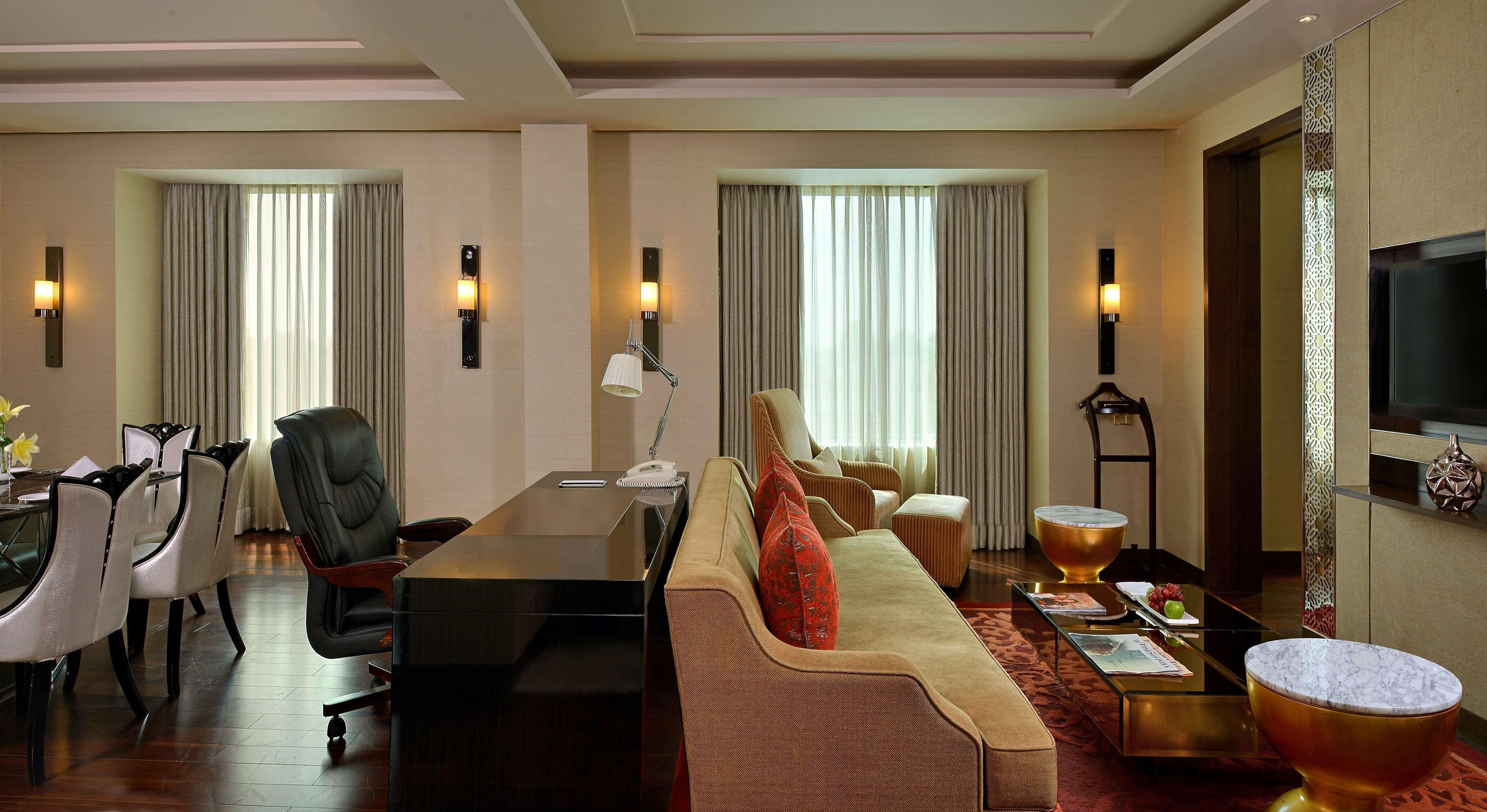 Radisson Blu Jaipur Hotel Buitenkant foto