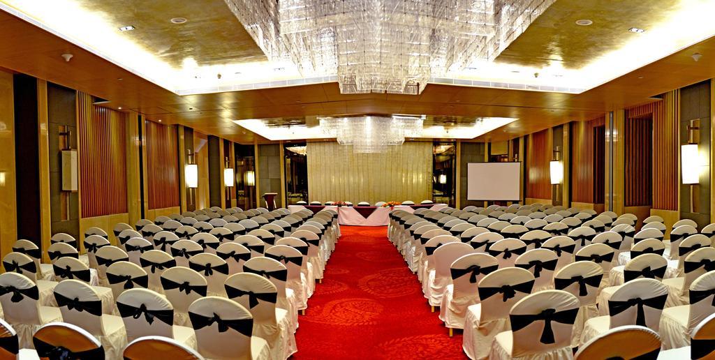 Radisson Blu Jaipur Hotel Buitenkant foto